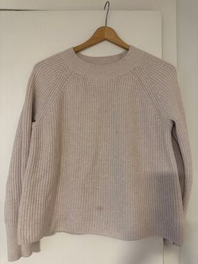 Banana Republic Ribbed Crewneck Sweater in Light Beige